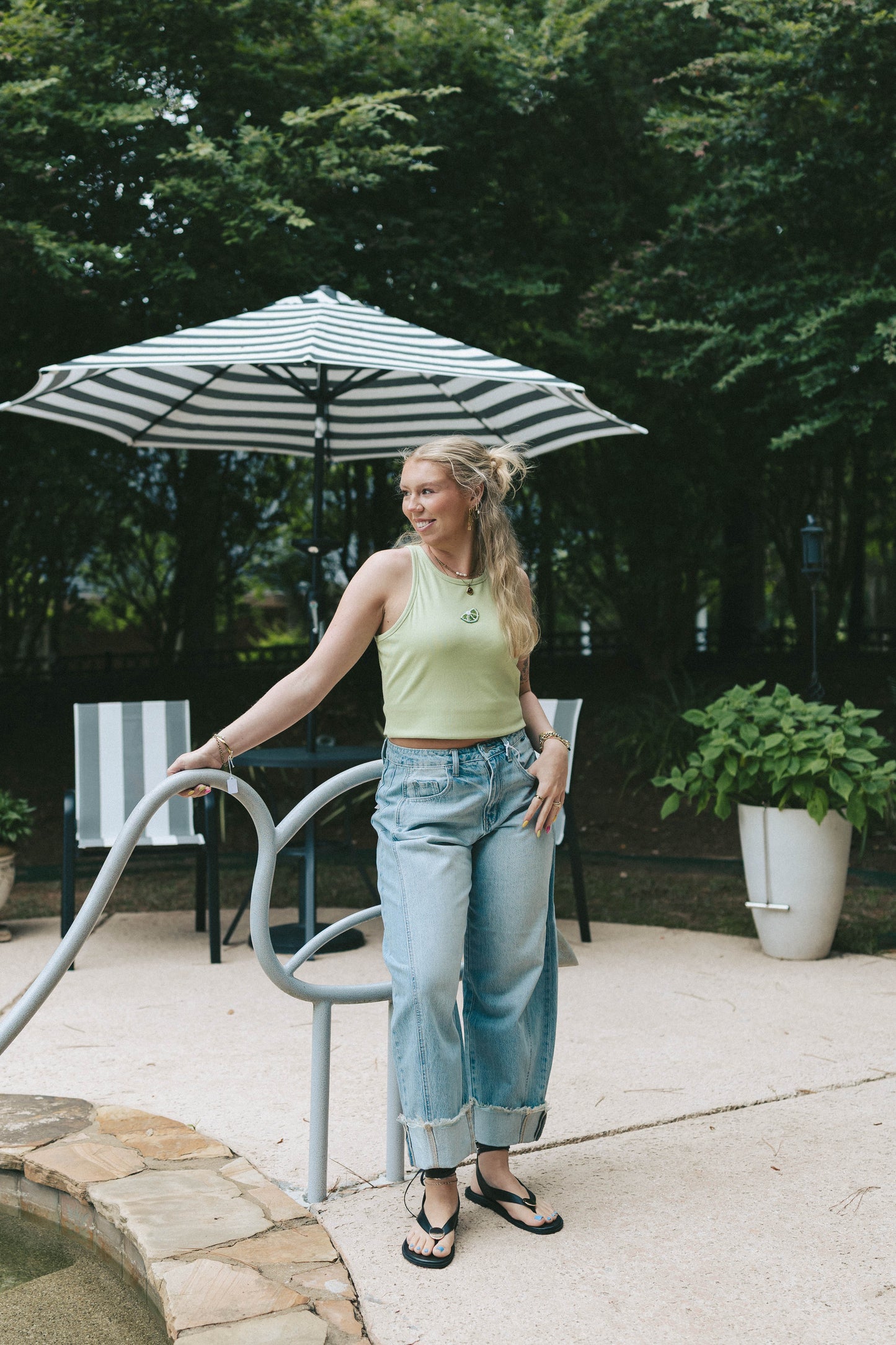 Easy Roll Barrel Jeans