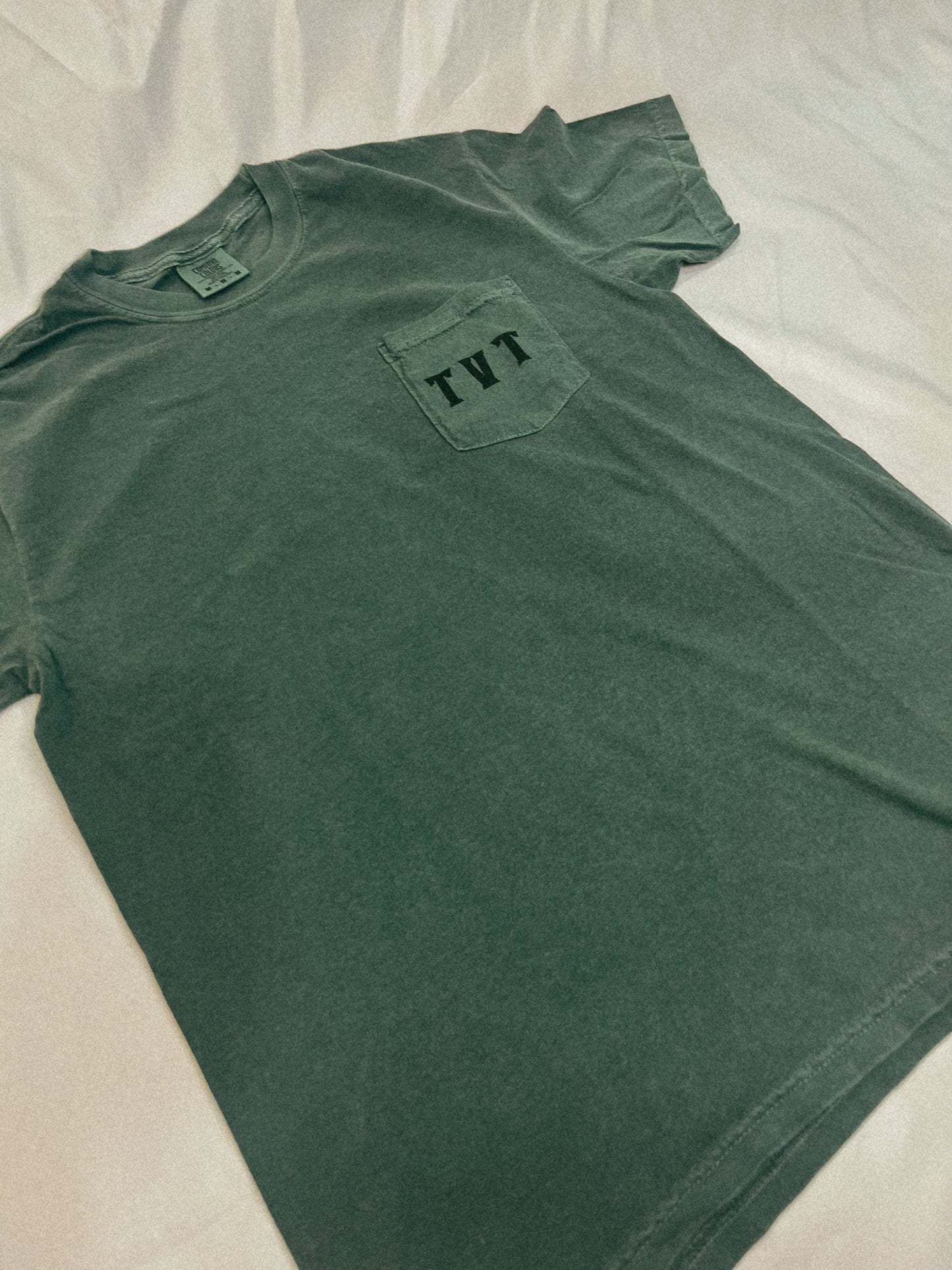 TVT T-Shirt - pocket tee/green