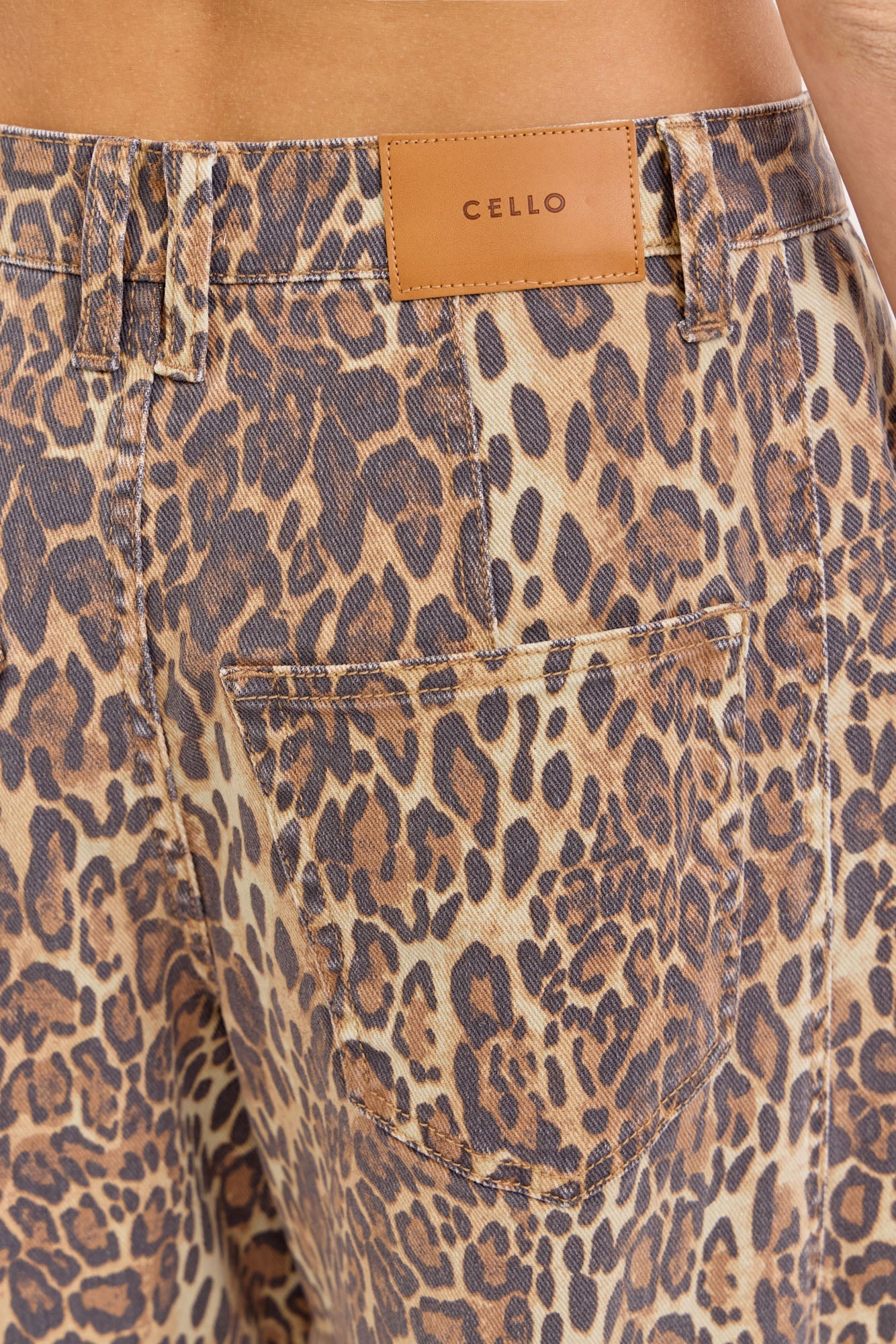 Wild Side Barrel Jeans